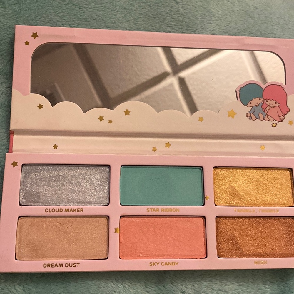 Sugar Pill X Little Twin Stars Eyeshadow Palette